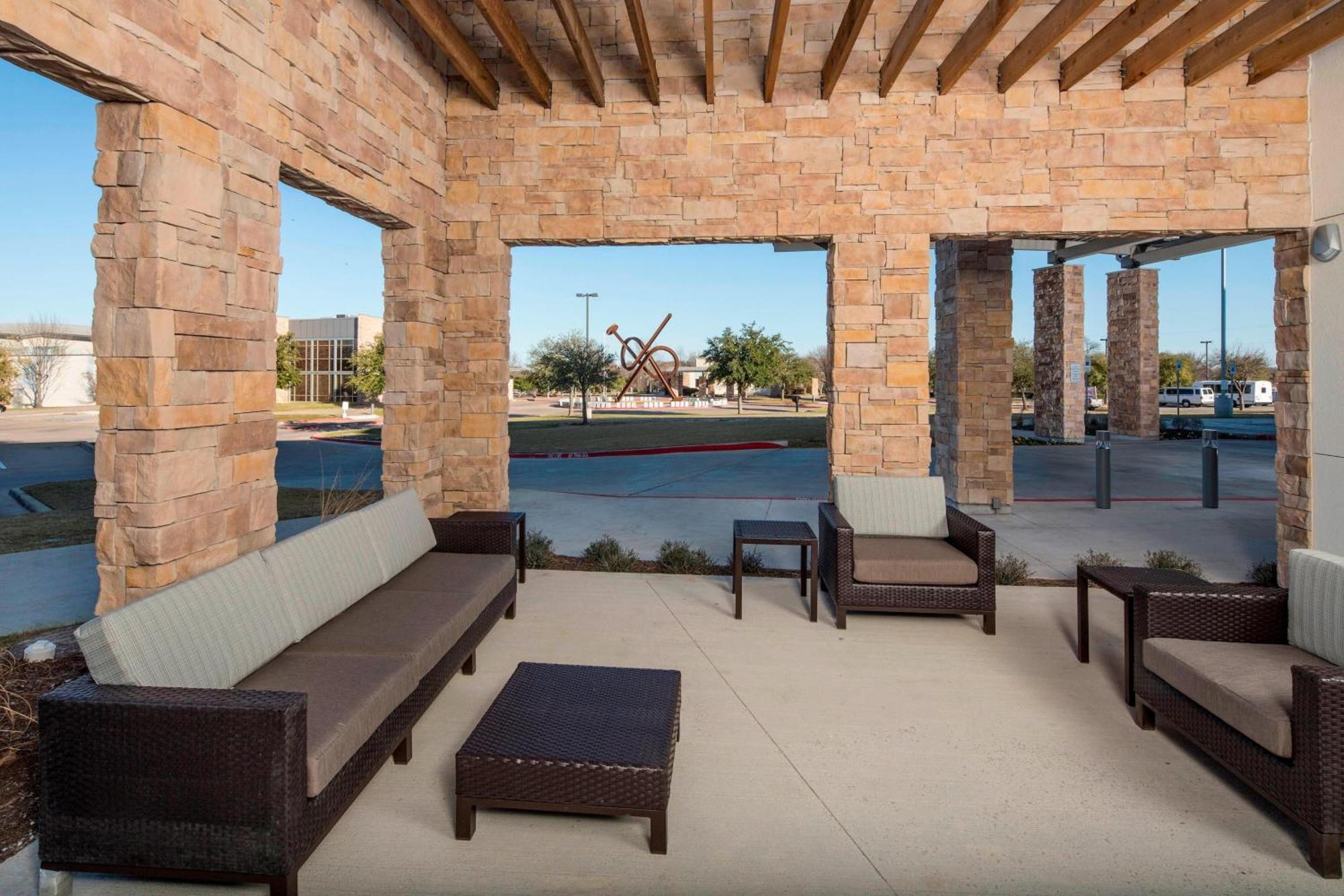 Courtyard By Marriott Dallas Midlothian At Midlothian Conference Center Buitenkant foto