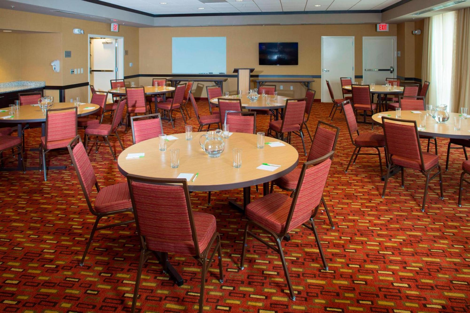 Courtyard By Marriott Dallas Midlothian At Midlothian Conference Center Buitenkant foto