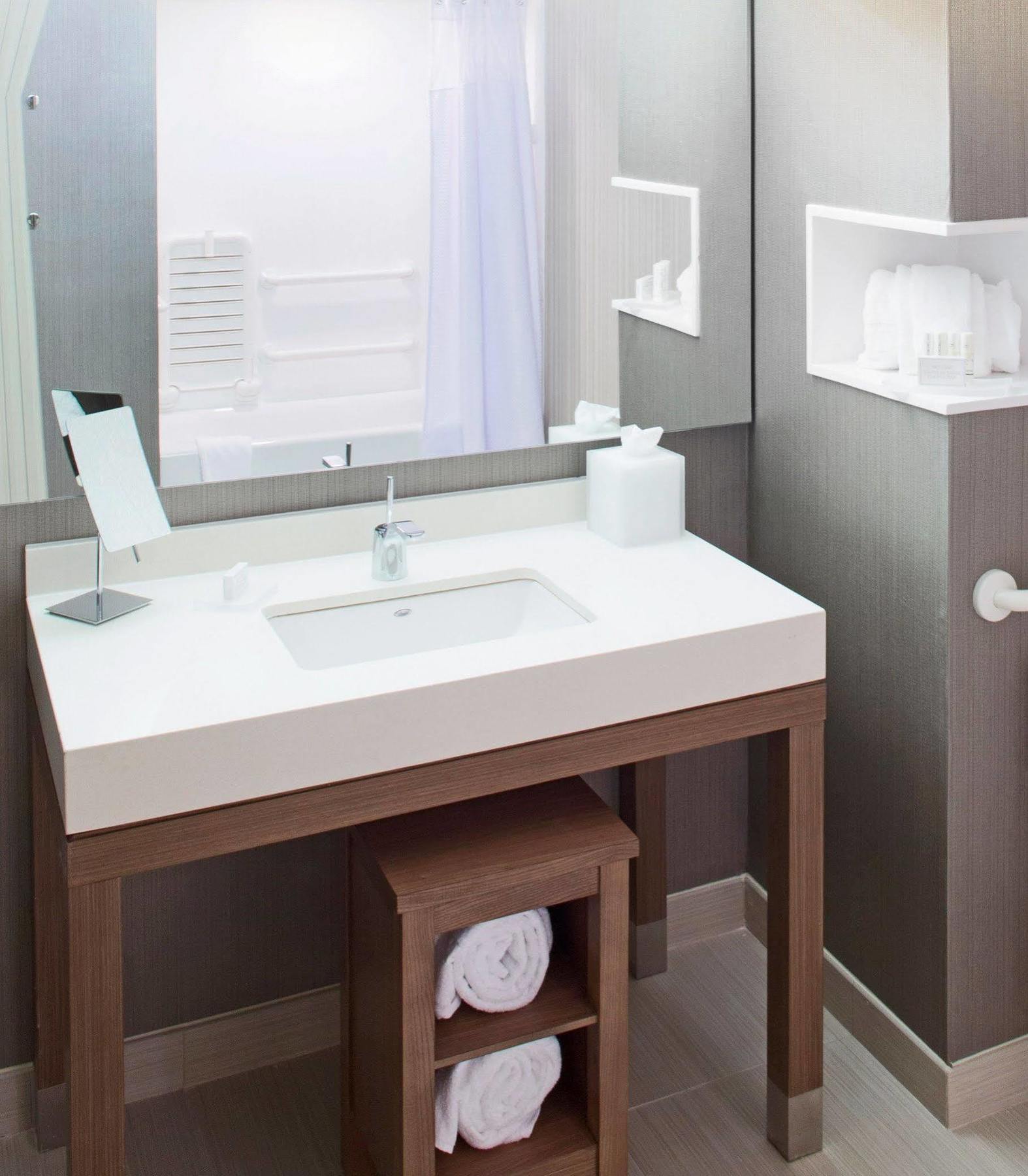 Courtyard By Marriott Dallas Midlothian At Midlothian Conference Center Buitenkant foto