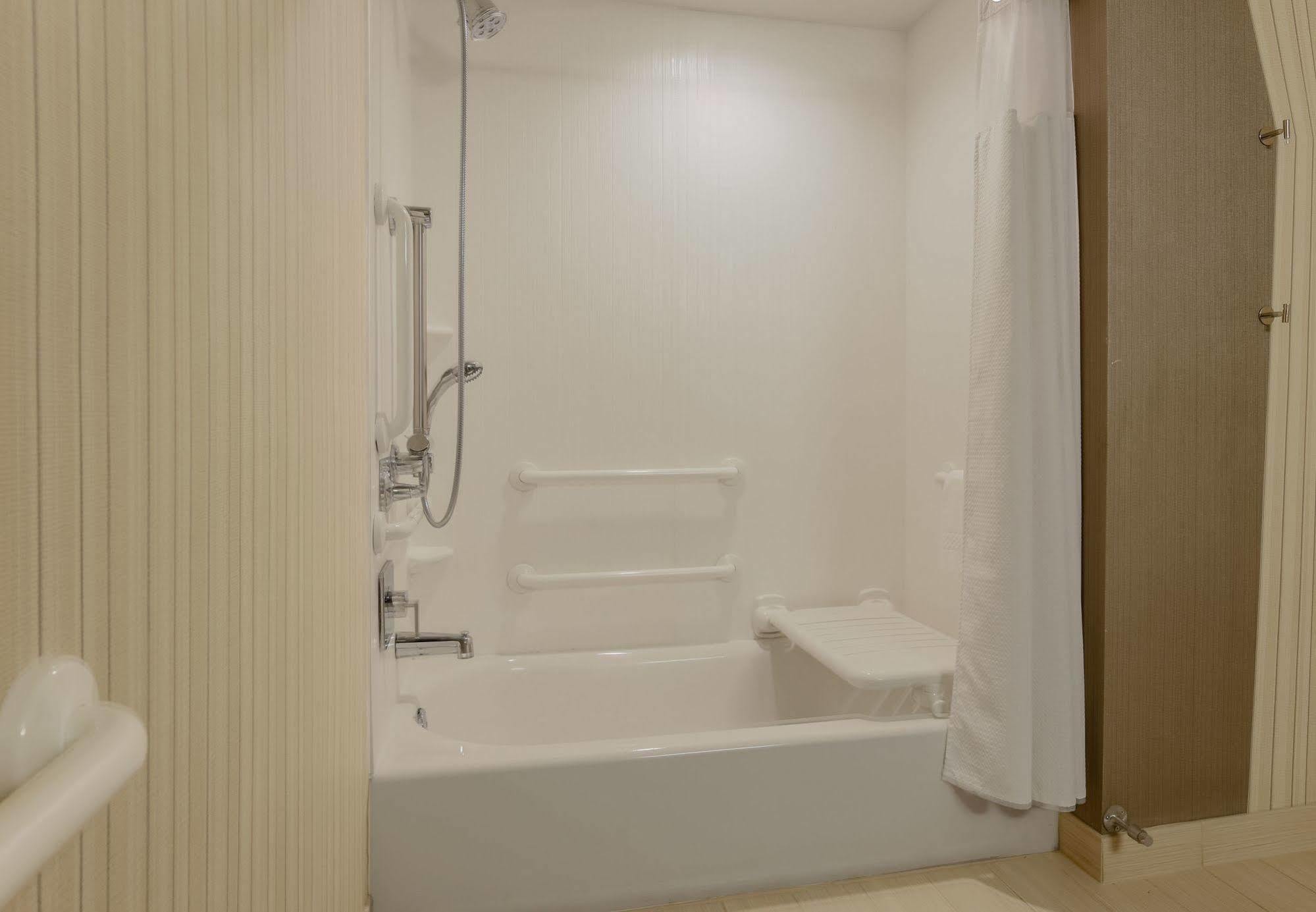 Courtyard By Marriott Dallas Midlothian At Midlothian Conference Center Buitenkant foto
