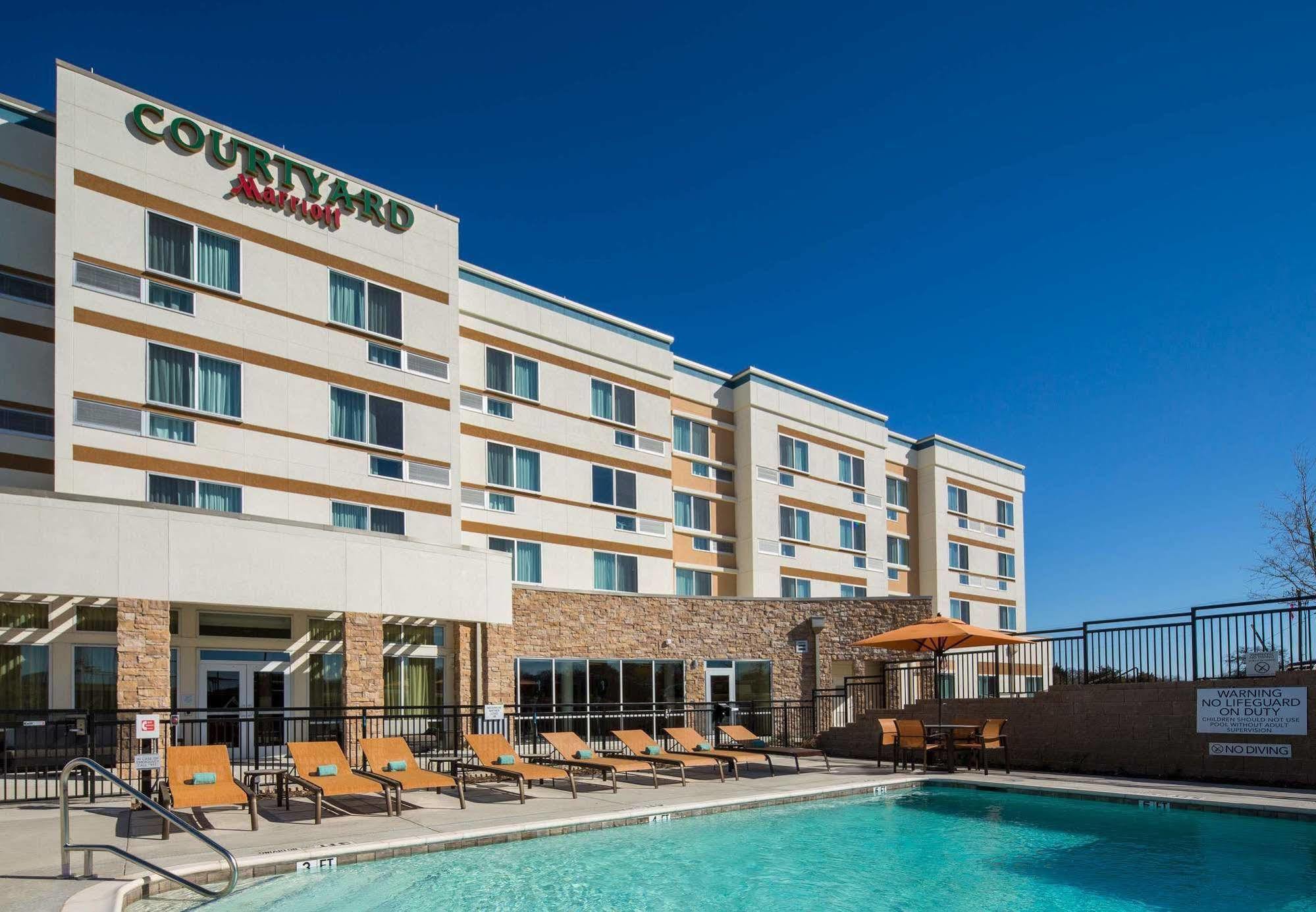 Courtyard By Marriott Dallas Midlothian At Midlothian Conference Center Buitenkant foto