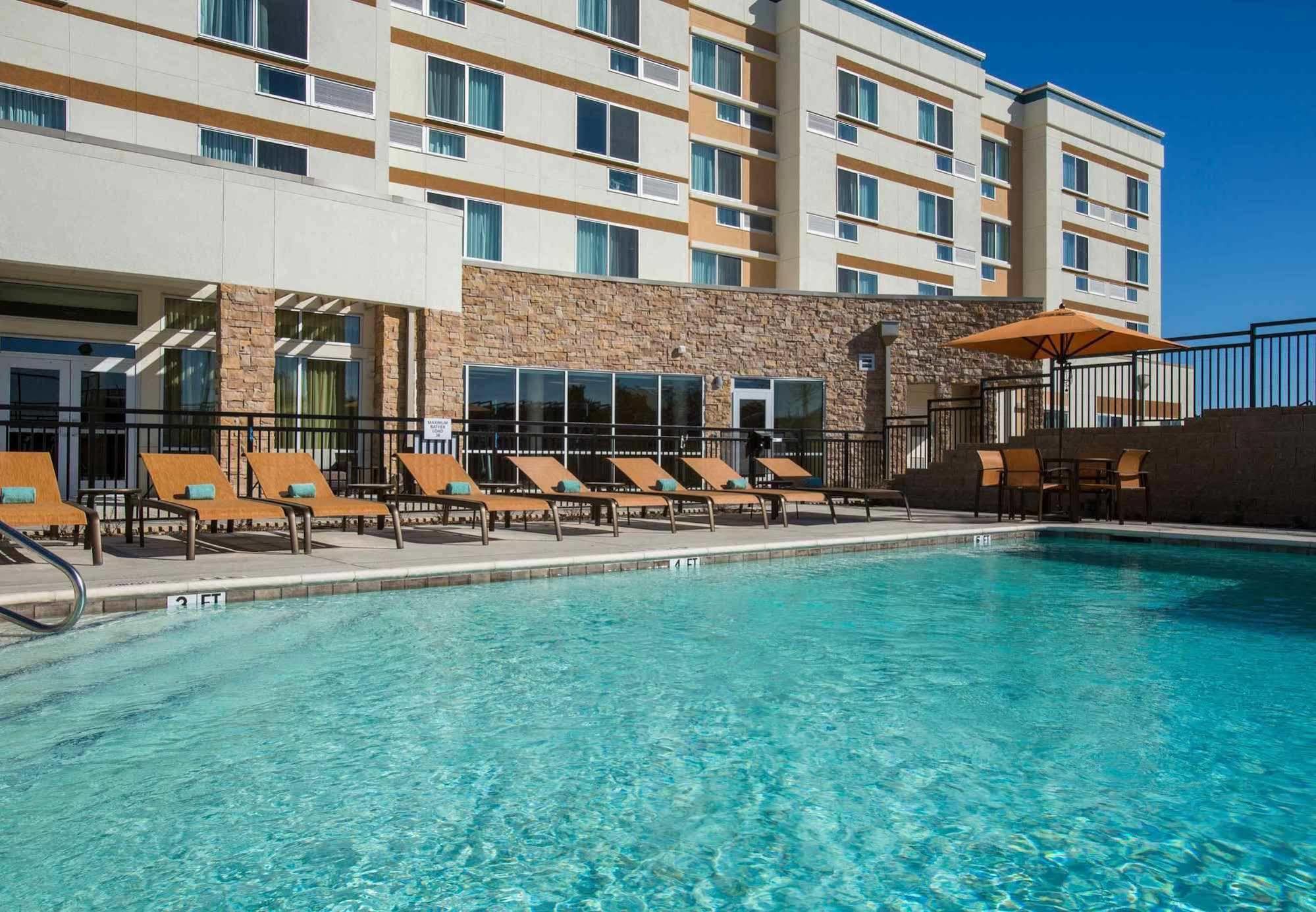 Courtyard By Marriott Dallas Midlothian At Midlothian Conference Center Buitenkant foto
